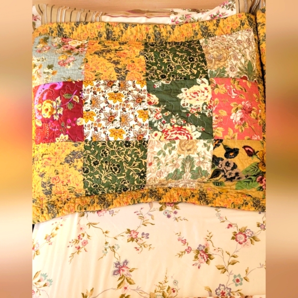 SOLD - VINTAGE Queen Sz 7pc Bedding Set - Picture 11 of 15